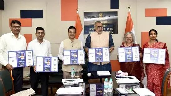 current affairs 2025 september, Union Textiles Minister Giriraj Singh launched the Kapas Kisan App 